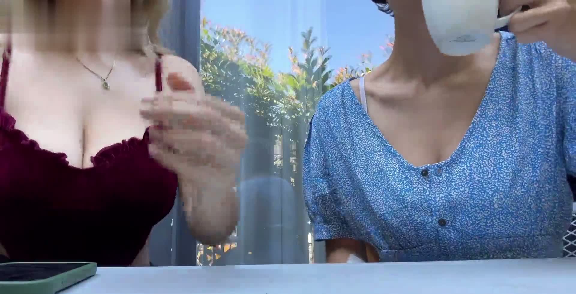 Hollyloly ve Athelina Lezbiyen  Porno HD